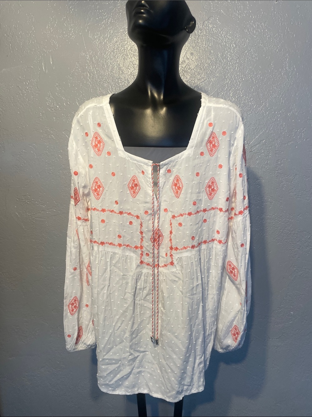 Embroidered White rayonTunic with Coral Motif